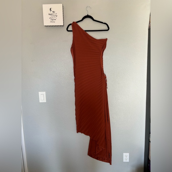 Kaei&Shi One Shoulder Satin Dresss - Picture 8 of 10